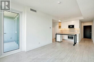 39 Mary St in Barrie, ON - Building Photo - Building Photo