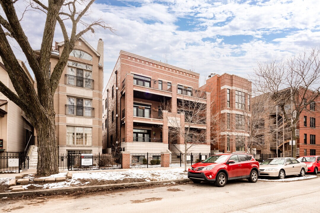 1165 W Eddy St in Chicago, IL - Building Photo