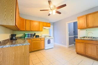73 Green Hill Pkwy, Unit 3 in Worcester, MA - Building Photo - Building Photo