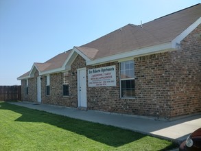 Alta Vista Apartments in Rio Grande City, TX - Building Photo - Building Photo