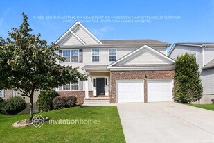 124 Four Seasons Way in Mooresville, NC - Building Photo