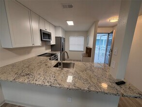 500 Tiki Dr in Tiki Island, TX - Building Photo - Building Photo