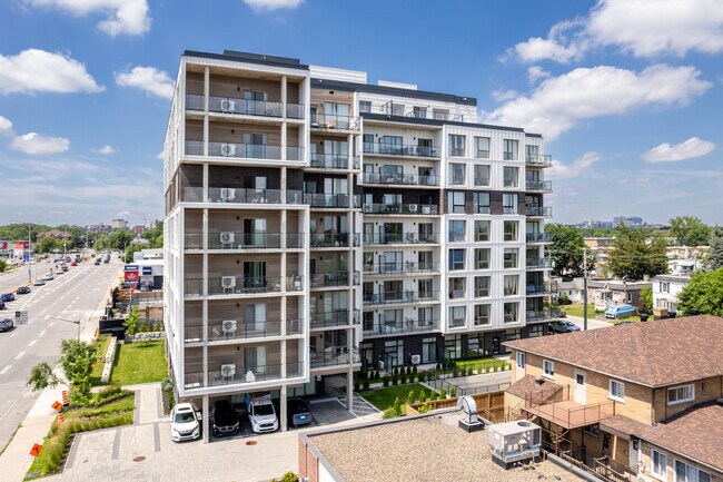 Le Luca in Laval, QC - Building Photo - Building Photo