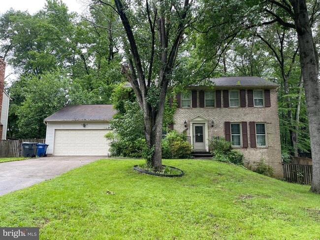 8210 Riverside Rd in Alexandria, VA - Building Photo - Building Photo
