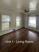 707 Davis St, Unit 1 - first floor in Kalamazoo, MI - Foto de edificio - Building Photo