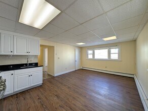 31 Laurel St, Unit 2 in Somerville, MA - Foto de edificio - Building Photo