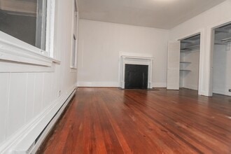 537 Center St, Unit A in West Columbia, SC - Building Photo - Building Photo