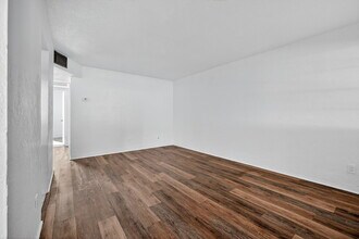 2417 N Oleander Ave in Daytona Beach, FL - Building Photo - Building Photo