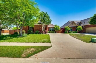 3801 Lindale Dr in McKinney, TX - Foto de edificio - Building Photo
