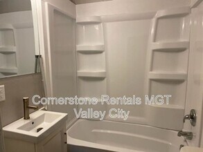 208 5th Ave SW in Valley City, ND - Building Photo - Building Photo