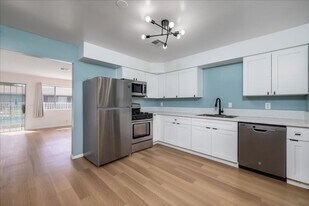 44440 Acacia Dr in Palm Desert, CA - Building Photo