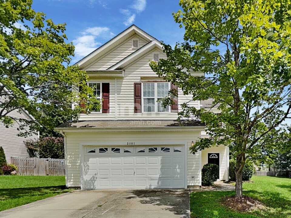 3601 Play Gate Ln in Durham, NC - Foto de edificio