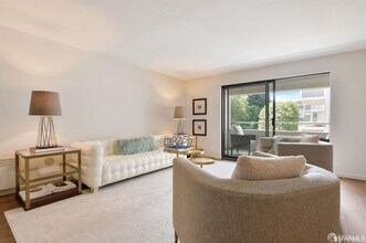 360 Guerrero St in San Francisco, CA - Building Photo - Building Photo