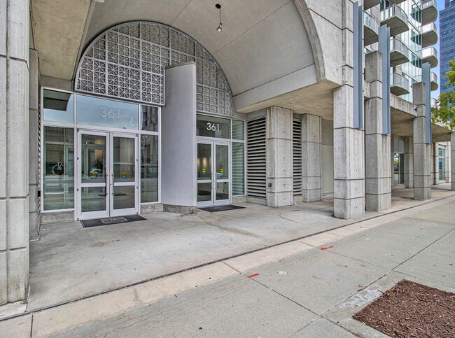 361 17th Street, Unit 806 in Atlanta, GA - Building Photo - Building Photo