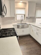 8222 Grand Ave, Unit 3a in River Grove, IL - Foto de edificio - Building Photo