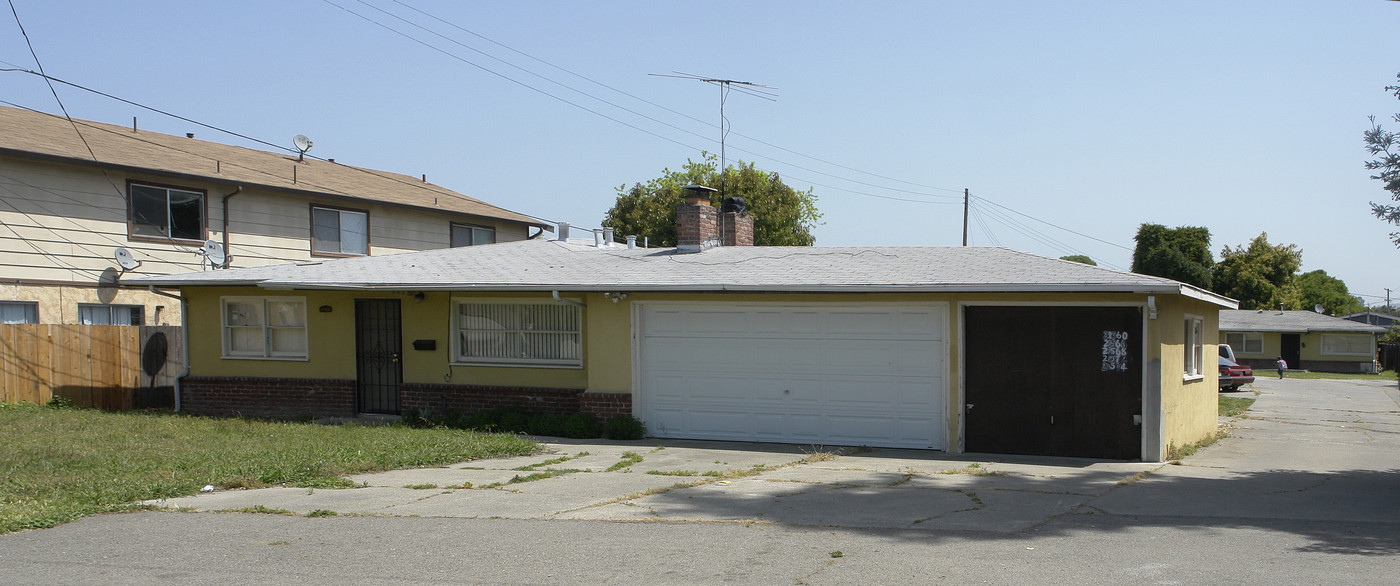 21560 Haviland Ave in Hayward, CA - Building Photo