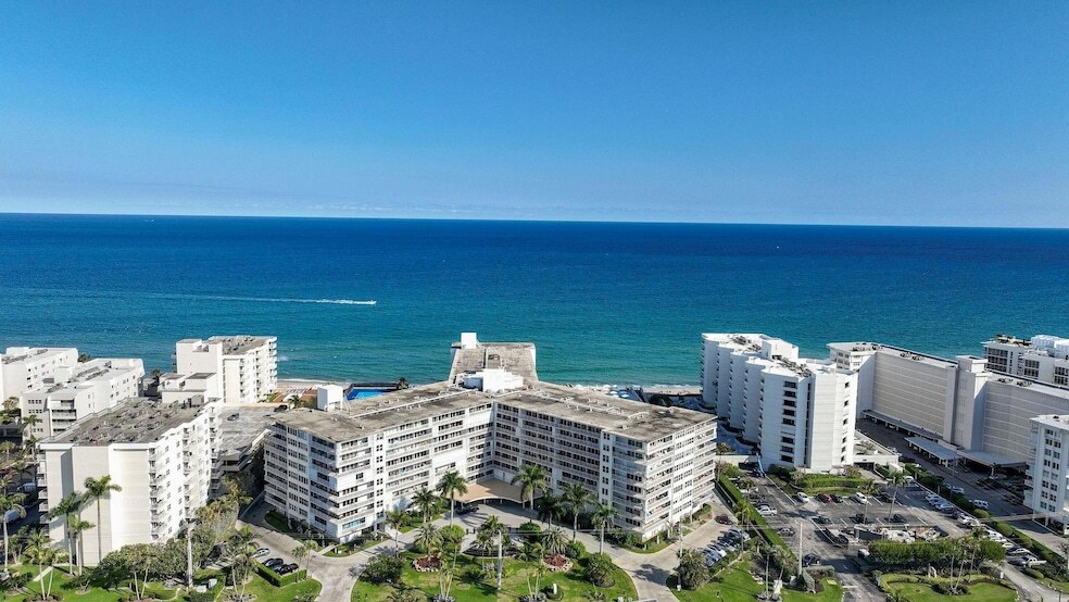 3546 S Ocean Blvd, Unit 527 in South Palm Beach, FL - Building Photo