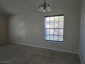 2049 Fairmont Ln in Naples, FL - Building Photo - Building Photo