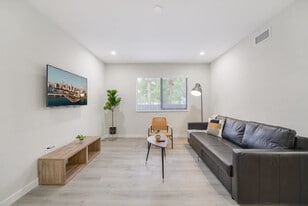 700 SW 11th Ave in Miami, FL - Building Photo