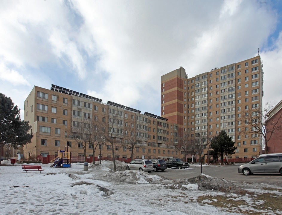 Mimico Co-Operative Homes in Toronto, ON - Building Photo