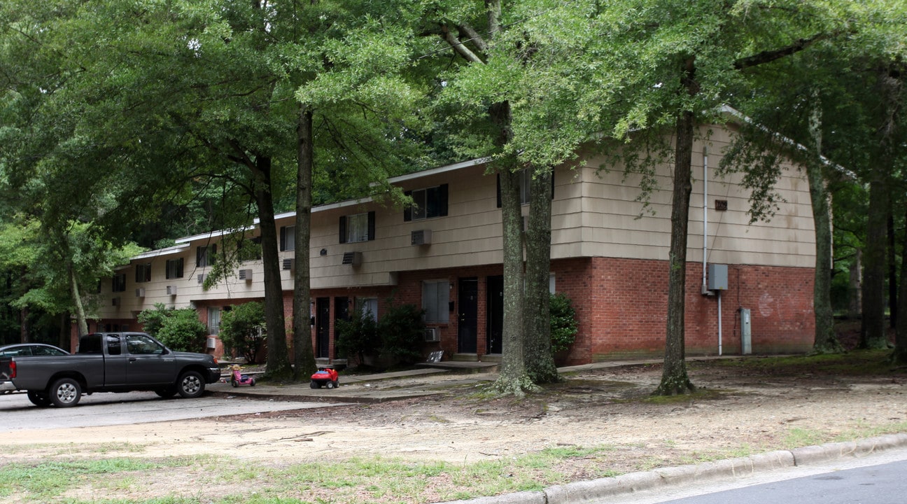 Woodnell Apartments in Greensboro, NC - Building Photo