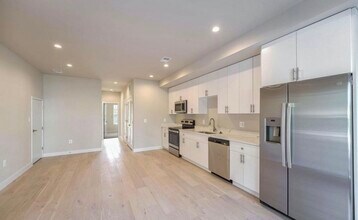 2536 Elvans Rd SE in Washington, DC - Foto de edificio - Building Photo