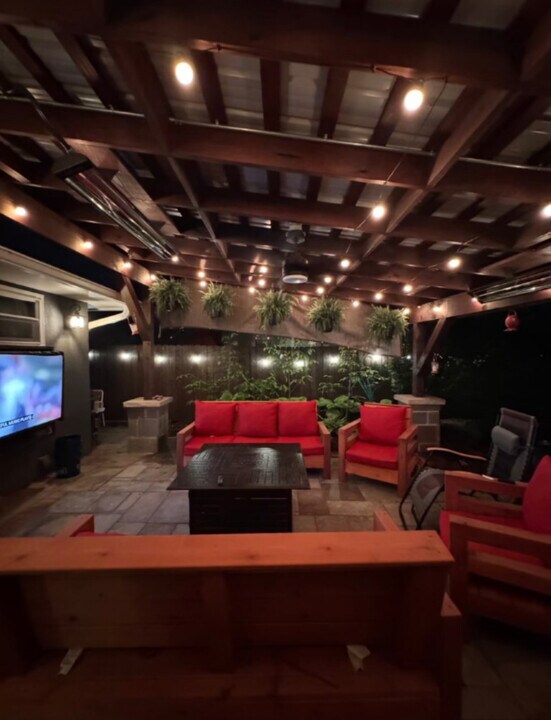 1008 Lambeth Dr, Unit W/OSauna in Columbus, OH - Foto de edificio