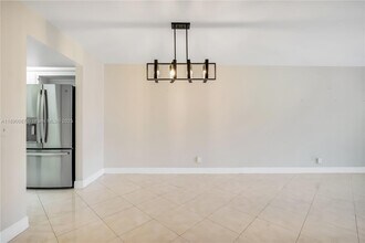 900 SW 125th Way in Pembroke Pines, FL - Building Photo - Building Photo