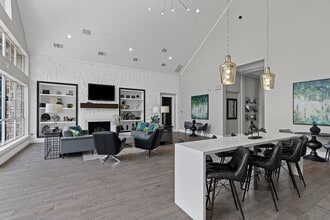 Settler's Gate in Allen, TX - Foto de edificio - Building Photo