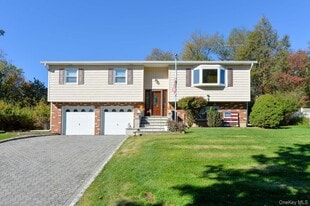 13 Park Terrace in Valley Cottage, NY - Building Photo