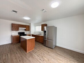 2307 Mission View in San Antonio, TX - Foto de edificio - Building Photo