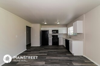 5726 Kenwood Dr in North Port, FL - Building Photo - Building Photo