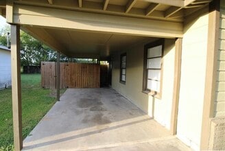 706 E Polk Ave in Victoria, TX - Building Photo - Building Photo