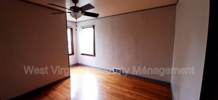 1215 East Dr in Bluefield, WV - Building Photo - Building Photo