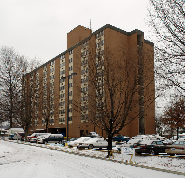 Sherman Thompson Towers in Ironton, OH - Building Photo - Building Photo