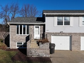 1102 Smedal Dr in Stoughton, WI - Building Photo