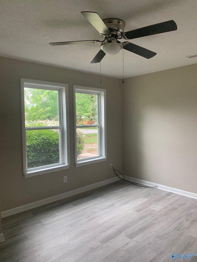208 Longview St in Athens, AL - Building Photo - Building Photo