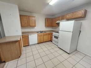 6658 Smoketree Ave in Twentynine Palms, CA - Building Photo - Building Photo