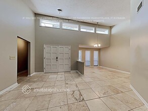 3807 Hollow Wood Dr in Valrico, FL - Building Photo - Building Photo