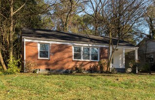 1850 Hillsdale Dr in Decatur, GA - Building Photo