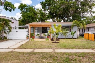4527 24th Ave S in St. Petersburg, FL - Building Photo - Building Photo