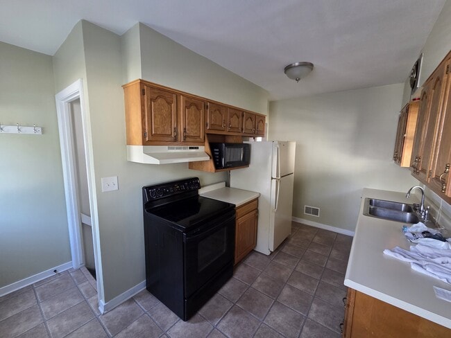 property at 1611 Schreiber St