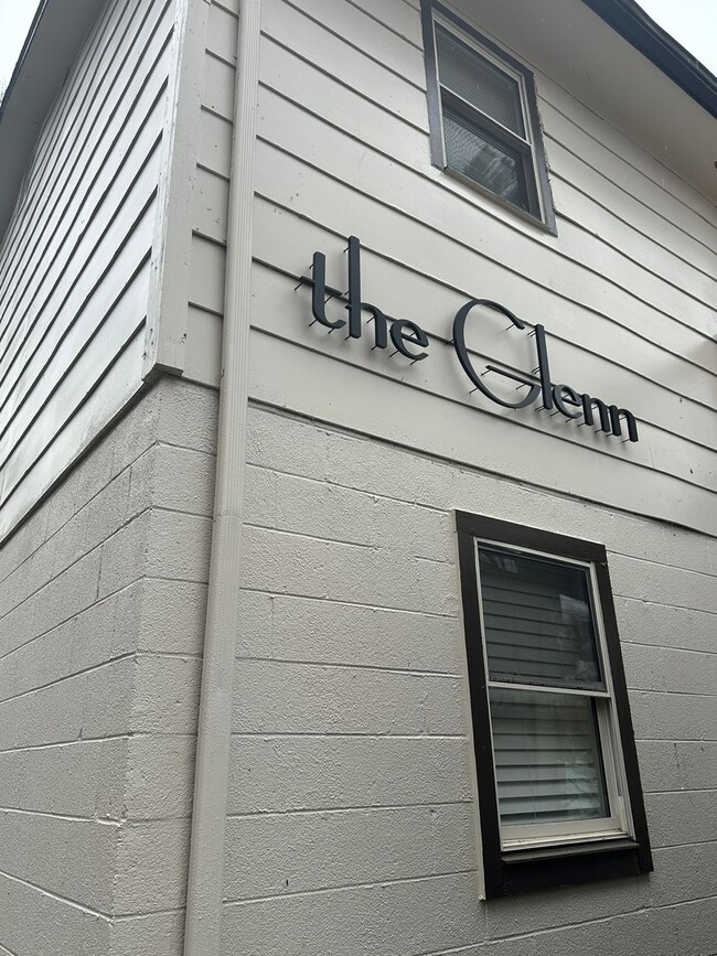 411 Lindsay Rd