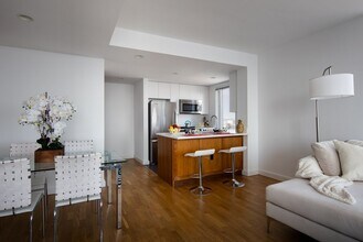 1214 5th Ave in New York, NY - Building Photo - Building Photo