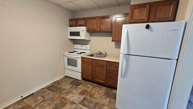 403 W Memorial Dr in Muncie, IN - Building Photo - Building Photo