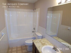 2504 N Prospect Ave in Springfield, MO - Building Photo - Building Photo