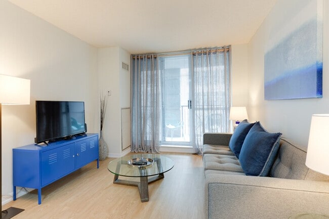 215 Queen St W, Unit SI ID1034890P