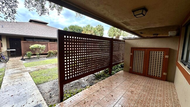 3096 Collin Dr in West Palm Beach, FL - Building Photo - Building Photo