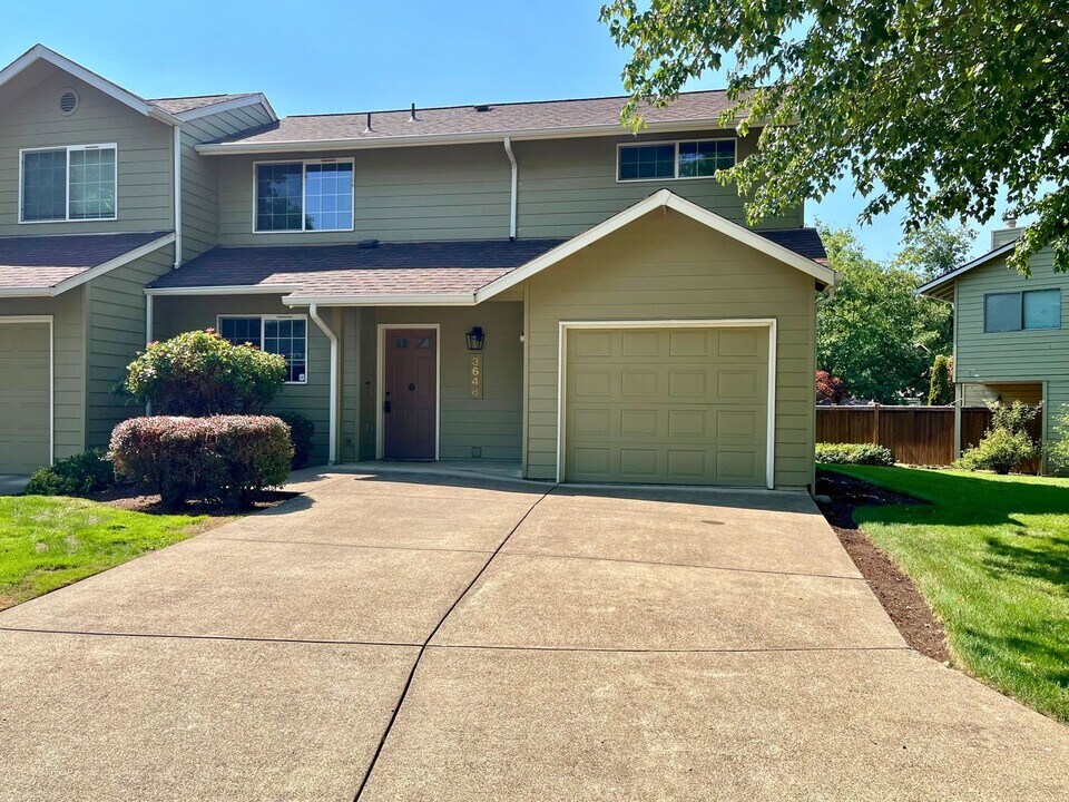 3648 Westleigh St in Eugene, OR - Building Photo