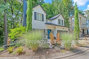 14412 Sherbrook Pl in Lake Oswego, OR - Building Photo